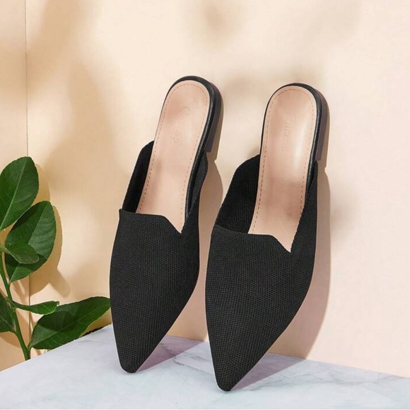 Minimalist knit loafers - Picture 1 of 4